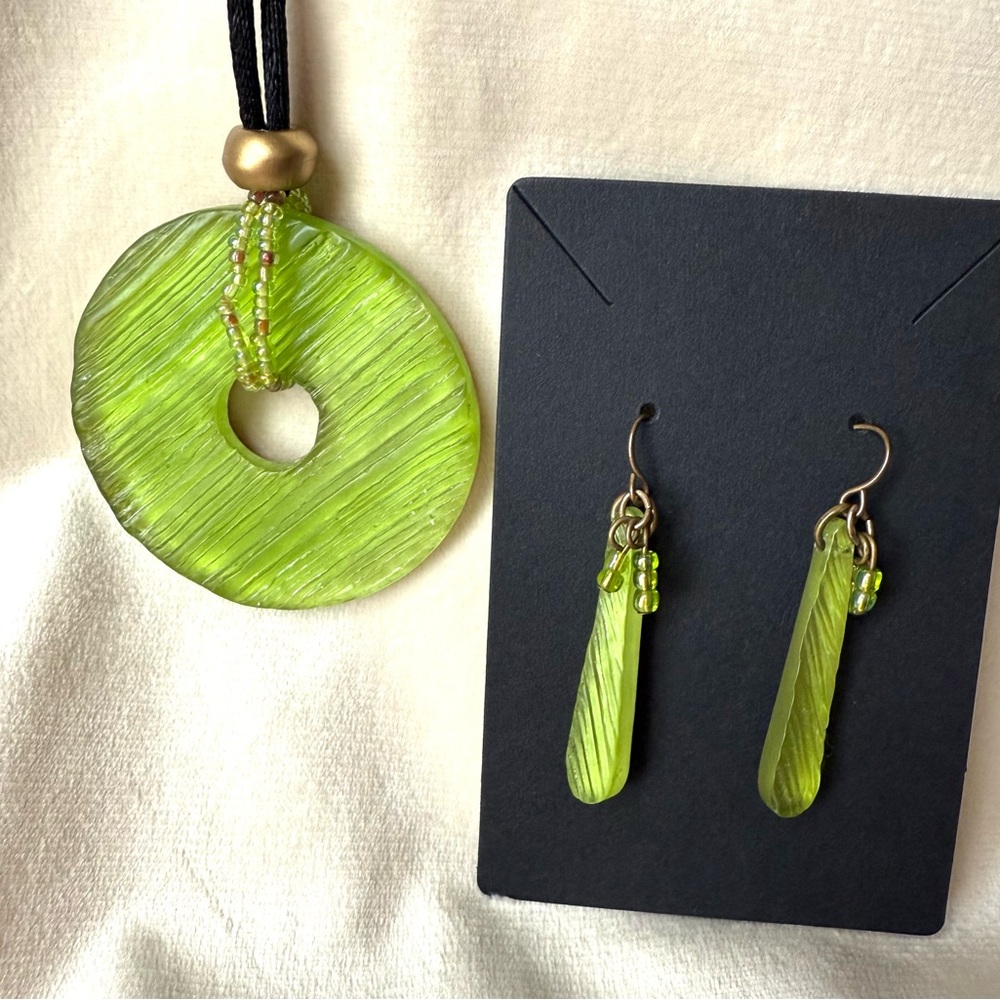 Retro Lime Green Necklace and Earrings